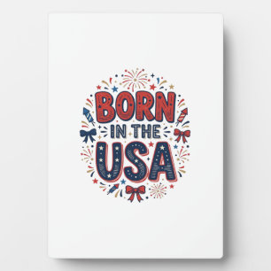 In den USA geboren Patriotes Vintage-Shirt-Design_ Fotoplatte