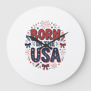 In den USA geboren Patriotes Vintage-Shirt-Design_ Große Wanduhr