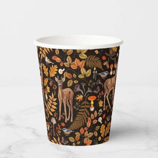 In den Wald/Herbst Hirsche auf schwarz Pappbecher (Vorderseite)