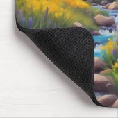 In den Wildblumen der Berge schmilzt Schnee. Mousepad (Ecke)