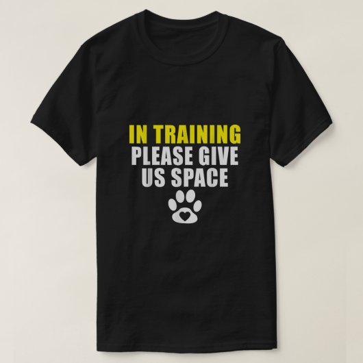 In der Ausbildung geben Sie uns bitte den "Space H T-Shirt (Design vorne)