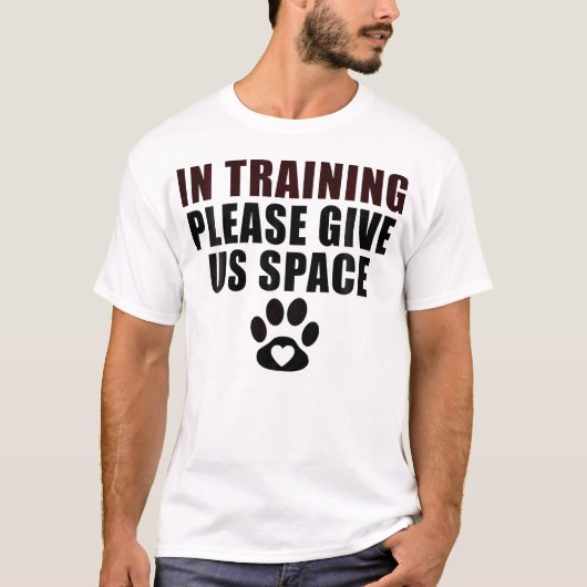 In der Ausbildung geben Sie uns bitte den "Space H T-Shirt (Vorderseite)