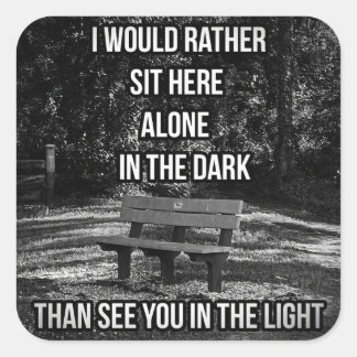 In der dunklen Angebotsaufkleber Quadratischer Aufkleber