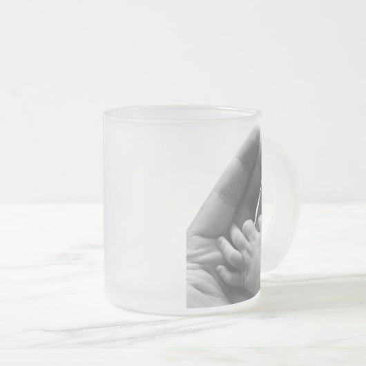 In der Hand des Vatis Mattglastasse (VorderseiteRechts)