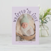 In der Liebe Lila Foto Geburt Ankündigung (Stehend Vorderseite)