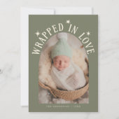 In der Liebe verpackt Sage Grünes Foto Geburt Ankündigung (Vorderseite)
