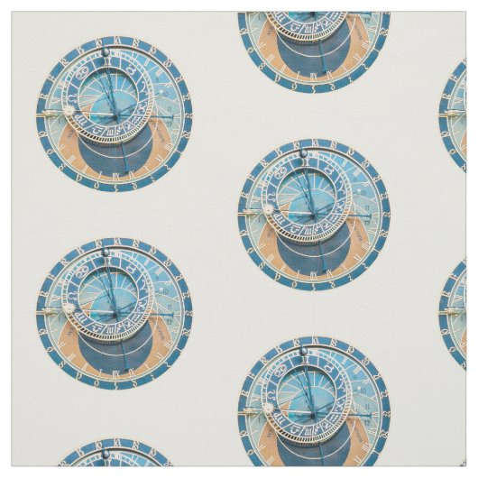 In der Nähe befindet sich die Astronomische Uhr vo Stoff (Muster)