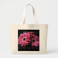 In der rosa Gänseblümchen-Tasche