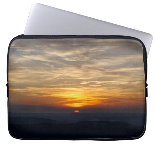 In die Wolken Laptopschutzhülle (Vorderseite)