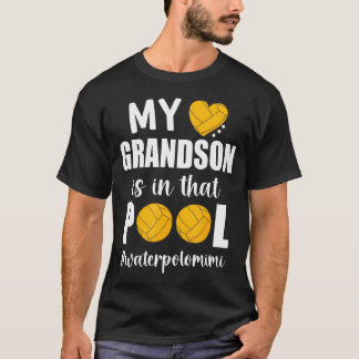 In diesem Pool-Wasserball-Mimi eines Wasserballspi T-Shirt