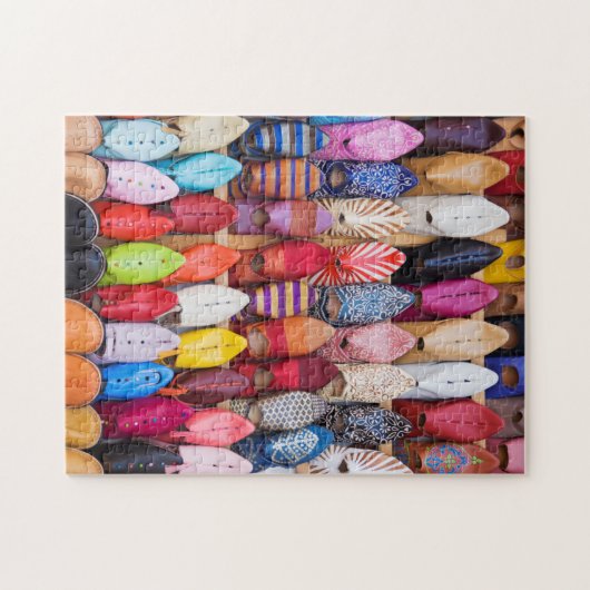 In einem Laden in den Souks gezeigte Schuhe Puzzle (Horizontal)