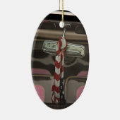 In einem rockabilen Auto Keramik Ornament (Rechts)