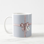 In einem rosa Bogen gefangen Kaffeetasse (Links)
