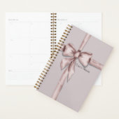 In einem rosa Bogen ummantelt - Planer (Anzeige)