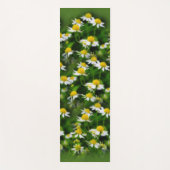 In einem traumhaften Feld der Kamille Yogamatte (Vorderseite)