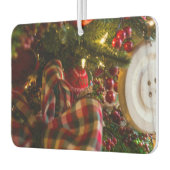 In einen Weihnachtsbaum Autolufterfrischer (Links)