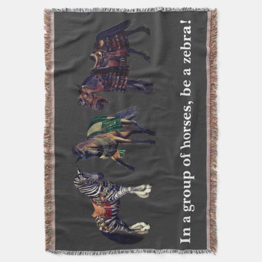 In einer Gruppe von Pferden, sei ein Zebra! Decke (Vorderseite Vertikal)