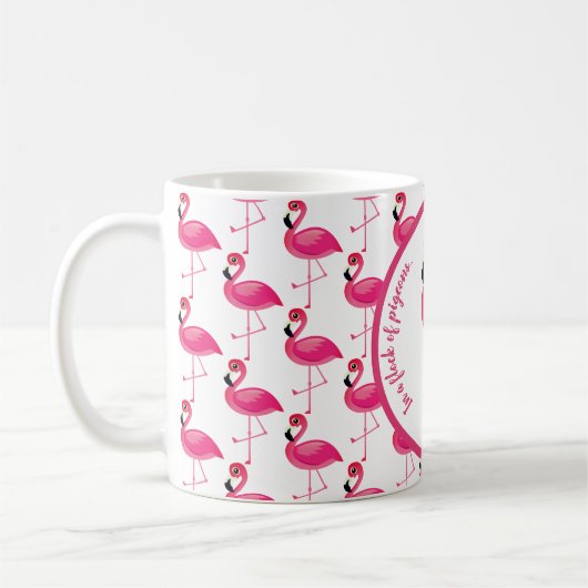 In einer Menge der Tauben, seien Sie ein Flamingo Kaffeetasse (Links)