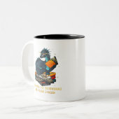 in einer Welt der Buchwürmer ein Buch Dragon T - S Zweifarbige Tasse (Vorderseite Links)