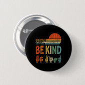 In einer Welt, in der man alles sein kann, was ein Button (Vorne & Hinten)