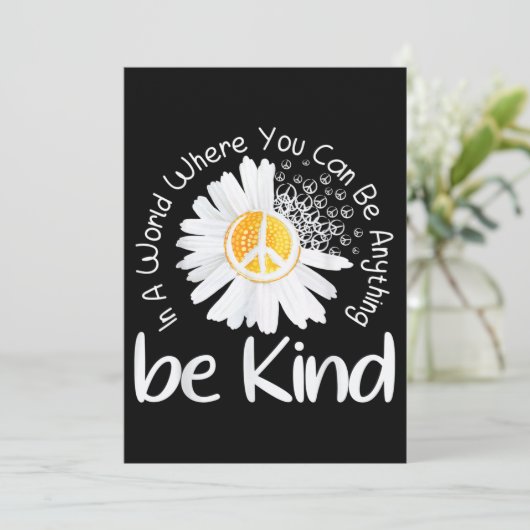 In einer Welt, in der man alles sein kann, was ein Einladung (Stehend Vorderseite)