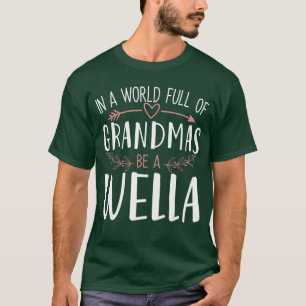 In einer Welt voller Omas sei eine Wella-Frau Moth T-Shirt