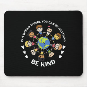 In einer Welt wie den Kindern ist die Erde gegen d Mousepad