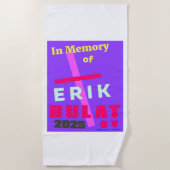In Erinnerung an Erik Bulatov Strandtuch (Vorderseite)
