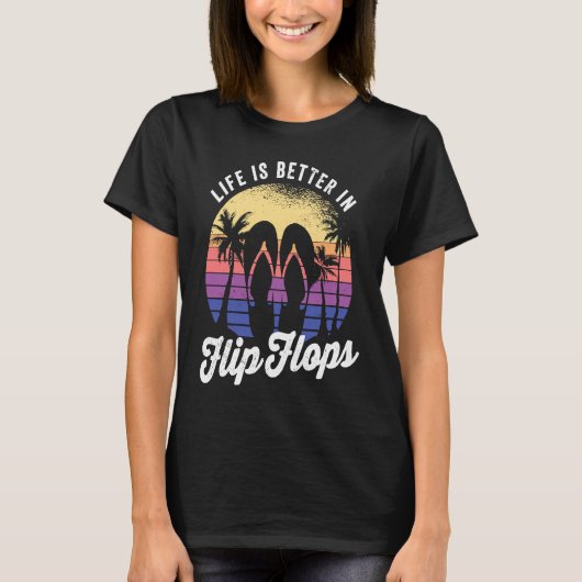 in flip flops for an retro beach vacation T-Shirt (Vorderseite)