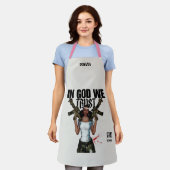 In God We Trust Rebel Schürze (Getragen)