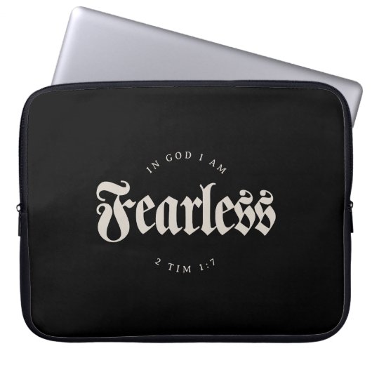 In Gott bin ich furchtlos 2 Tim 1:7 Christlich Laptopschutzhülle (Vorderseite)