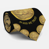 In Gott vertrauen wir der Goldmünze Krawatte (Gerollt)