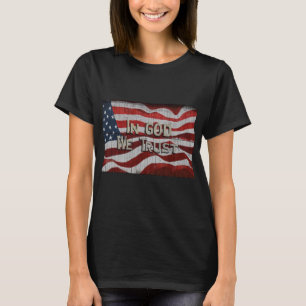 In Gott vertrauen wir der rustikalen Stallbehörde T-Shirt