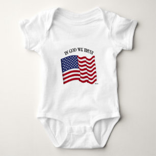 In Gott vertrauen wir der US-Flagge Baby Strampler