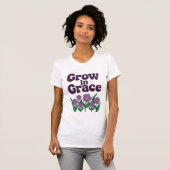 In Grace wachsen - Friedliche Lila Blumenkunst T-Shirt (Vorne ganz)