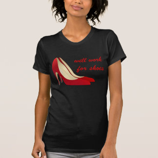In hohem Grade motiviert: Arbeitet für Schuhe T-Shirt