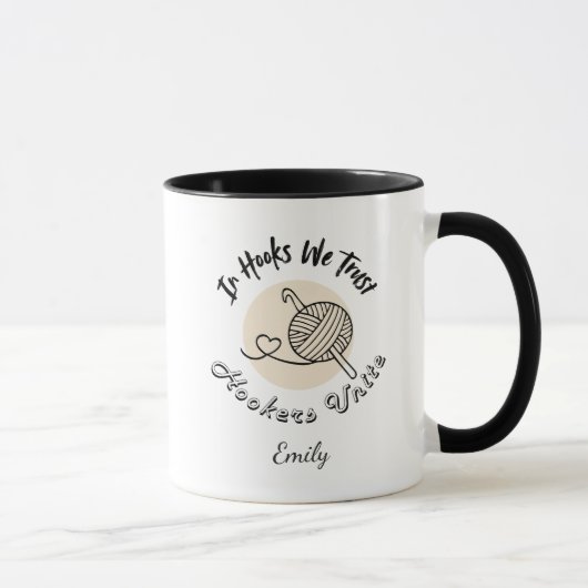 In Hooks We Trust Häkelnde Mama Custom Tasse (Rechts)