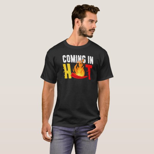 In Hot Flaming Pfeffer Pun for Food T-Shirt (Vorne ganz)