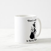 IN JEDER FRAU IST EIN KLEINER WITCH. KAFFEETASSE (VorderseiteRechts)