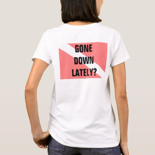 In letzter Zeit ist der T - Shirt der Frauen zurü