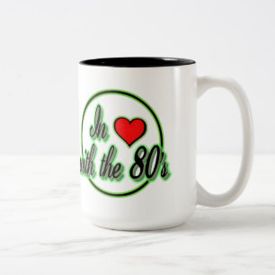 In Liebe mit der Tasse für das Retro-grüne Logo de