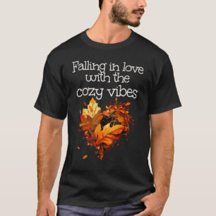In Liebe mit niedlichem Herbst fallen lassen Herz T-Shirt