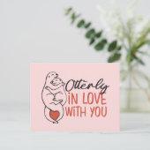 In Liebe Otter Pun Funny Valentine's Day Postkarte (Stehend Vorderseite)