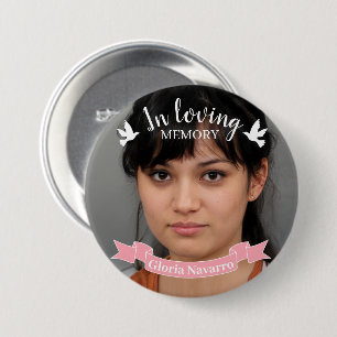 In liebenden Erinnerungen rosa Band weiß Taube Fo Button