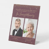 In Love Memory 2 Foto Burgundy Gold Wedding Sockelschild (Vorderseite)