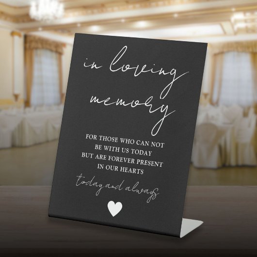 In Love Memory Elegantes Script schwarz und weiß Sockelschild