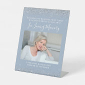 In Love Memory Foto Dusty Blue Silver Wedding Sockelschild (Vorderseite)