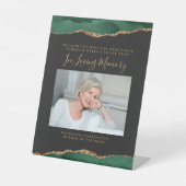 In Love Memory Foto Grün Dunkle Hochzeit Sockelschild (Vorderseite)