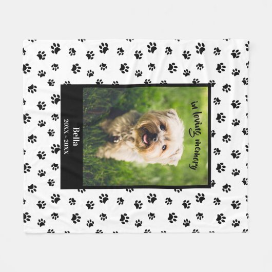 In Love Memory Hund Foto Black Paw Prints Fleecedecke (Vorderseite (Horizontal))