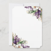 In Love Memory Lila weißes, florales Foto Einladung (Rückseite)